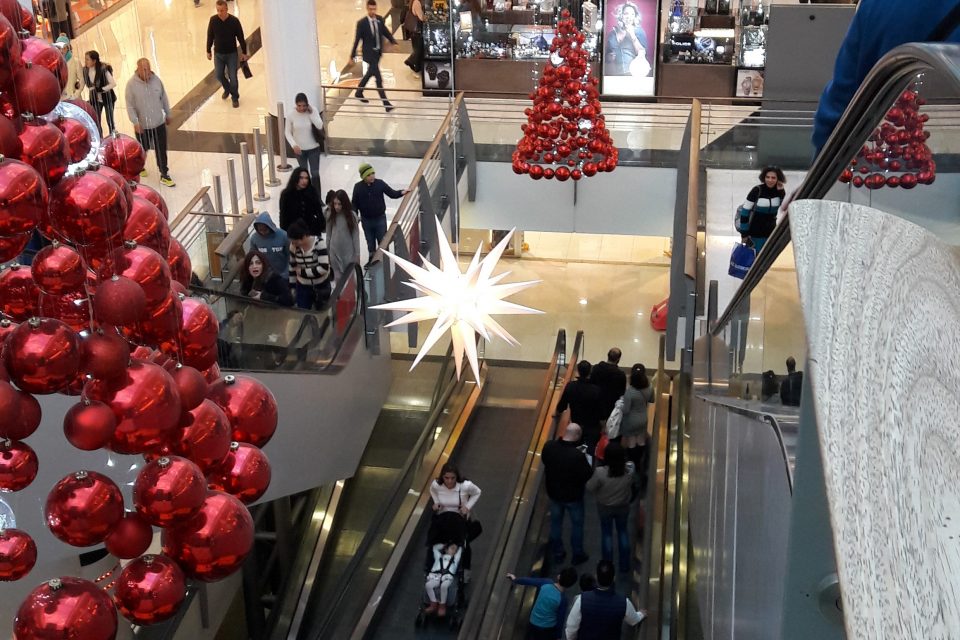 oil painting exhibition, citymall christmas market, Lebanese arts,